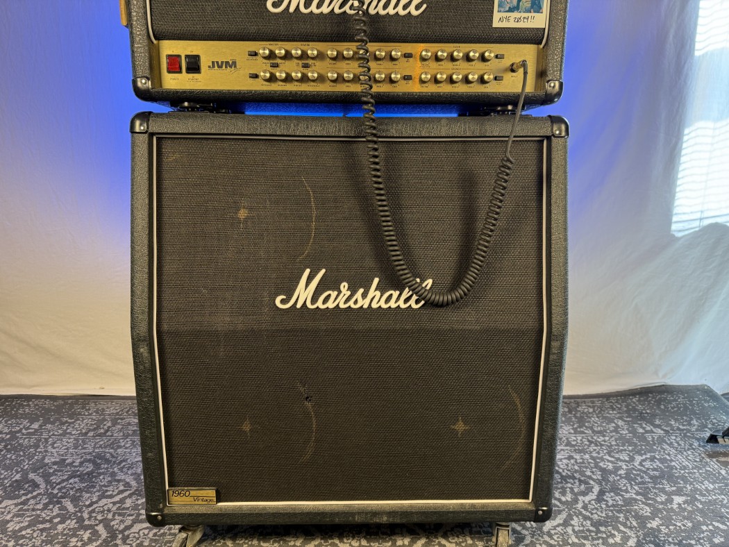 Marshall 4x12 1960B Angle Top Guitar Cab - Black Face